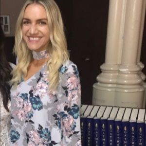 Mini dress with choker collar